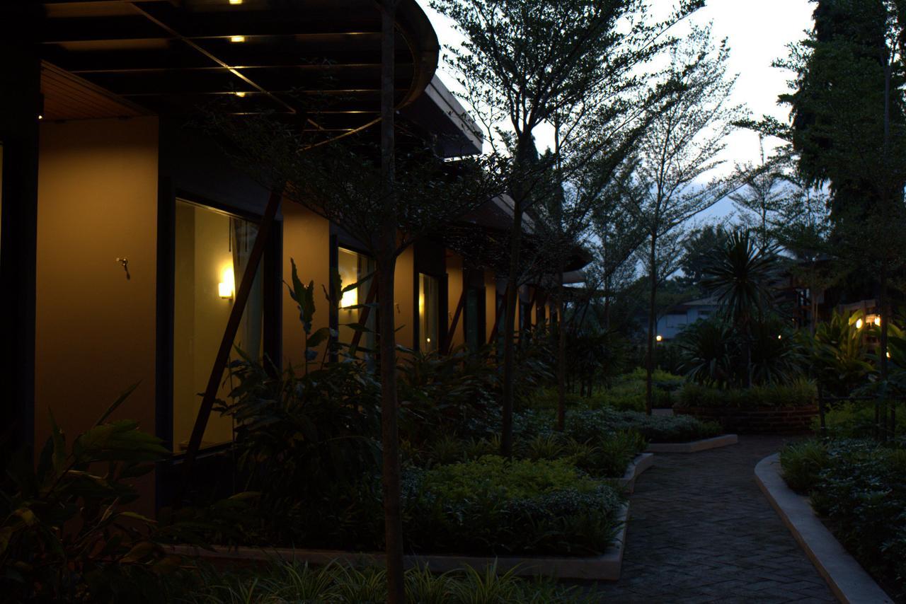 Paklop Resort Lopburi Exterior photo